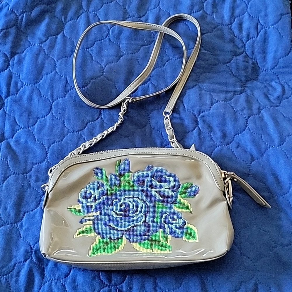 Embroidered Crossbody bag 💠